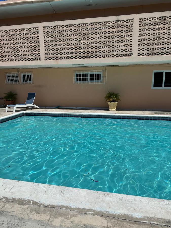 Remarkable 1-Bed Apartment In Montego Bay Exteriör bild