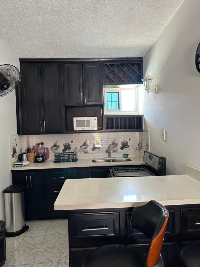 Remarkable 1-Bed Apartment In Montego Bay Exteriör bild